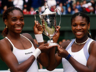 Venus et Serena Williams. L'emprise du père a été un facteur clé de leur succès et de leur héritage durable dans le monde du tennis © Runway Manhattan