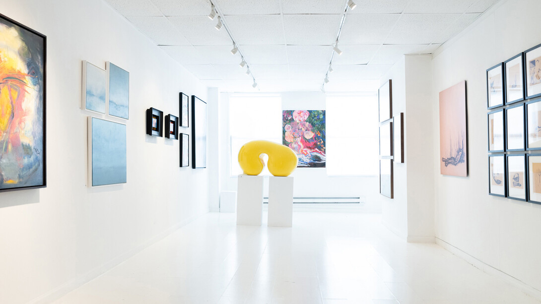 Various artists, Dremtimes, exhibition view. Courtesy of Galeria Azur