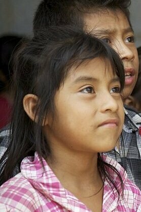 Estudiantes de primaria en Chiquimula, Guatemala, durante una visita del ejército estadounidense en 2014