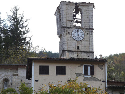 Ciò che resta della torre dell'orologio di Castelsantangelo sul Nera