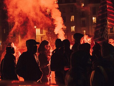 I veri eroi non sono quelli costruiti dalla propaganda, ma coloro che affrontano ogni giorno la violenza e l’ingiustizia senza rinunciare alla propria umanità e al rispetto della legge