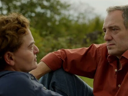 Blackbird Blackbird Blackberry, film di Elene Naveriani (2023)