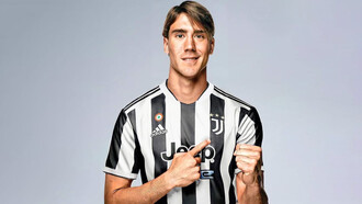 Scarpini calciatore. Dušan Vlahović: dalla Serbia all'Italia, il percorso del giovane attaccante nel calcio professionistico