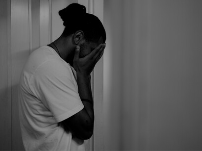 Agorafobia. Hipnoterapia (técnica terapêutico que se utiliza da hipnose para descobrir a origem do medo)