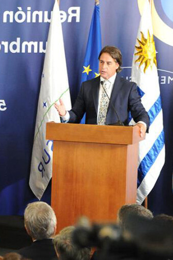 La implementación del acuerdo depende de superar diversos desafíos internos tanto europeos como sudamericanos. Luis Lacalle Pou, sede del Mercosur en Montevideo, Uruguay, 06 de diciembre de 2024