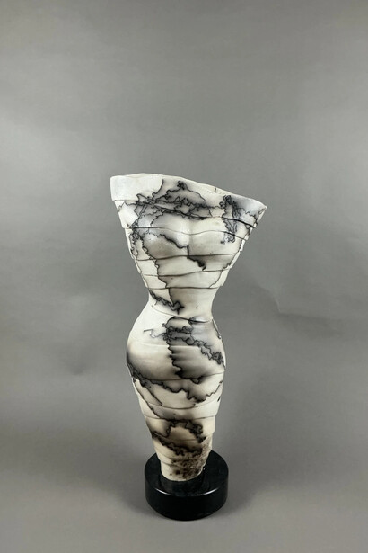 Estella Fransbergen, Ntombi clay horse hair finish (detail). Courtesy of Bonner David Gallery