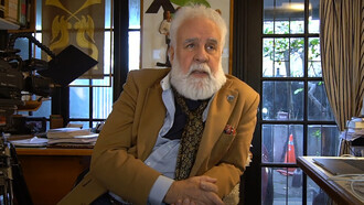 Jorge López Sotomayor was born on 4 November 1952 in Santiago, Chile. He is a director and writer, known for El Último Grumete (1983), Patagonia de los Sueños (2014) and XS: La peor talla (2003)