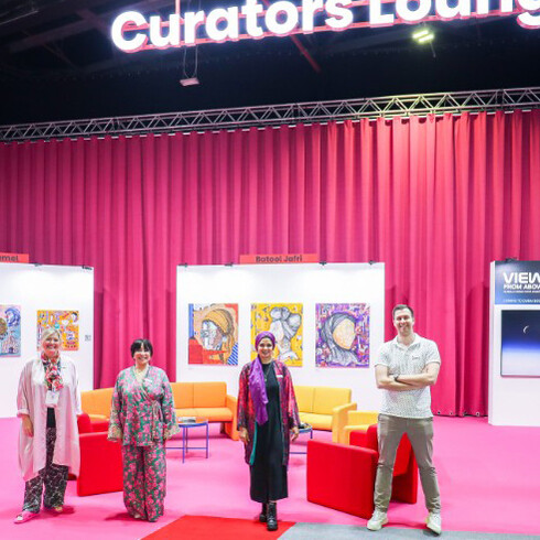 Curators’ Lounge, World Art Dubai, Dubai, United Arab Emirates, a key networking and presentation space within the fair