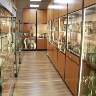 Archaeological sight collection, exhibition view. Courtesy of Móra Ferenc Museum