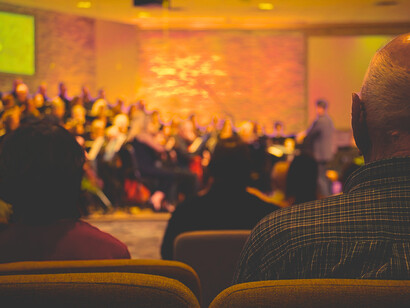 Les représentants de l’exécutif préparent la mise en œuvre de la décision du 25 août 2025, symbole d’une gouvernance plus sobre et encadrée