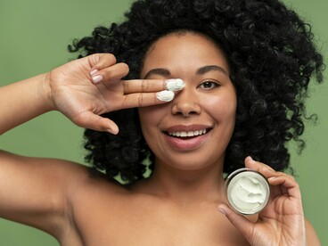 A minimalist skincare moment focused on hydration, reflecting evidence-based approaches to skin maintenance