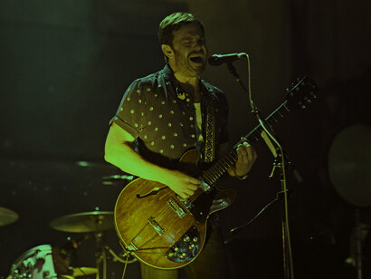 La banda estadounidense Kings of Leon, liderada por Caleb Followill, durante su concierto en Mad Cool. Foto: Andrés Iglesias