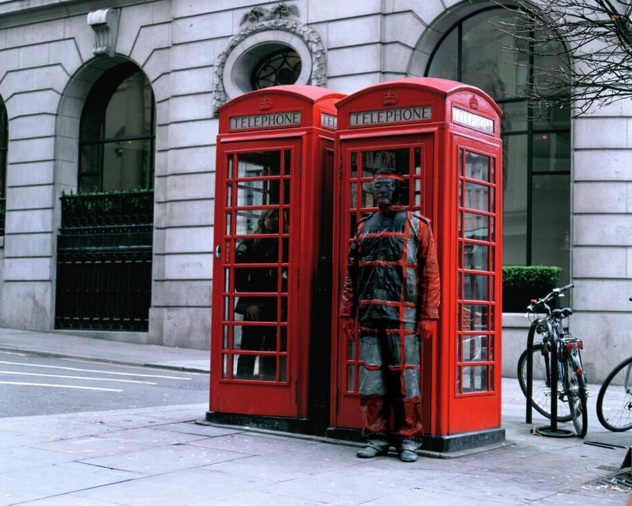 Telephone Booth, № 65, 2008. © Liu Bolin, courtesy… Paris-Beijing