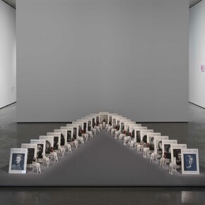 Rose English, Begin suddenly in splendour, exhibition view. Courtesy of Museum der Moderne