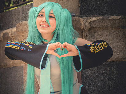 La promesa de un vínculo perfecto encuentra en lo virtual una forma dócil, programada para no fallar