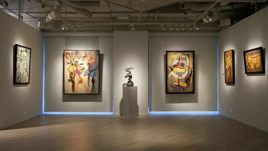 Oswaldo Vigas, Curtain call, exhibition view. Courtesy of Kwai Fung Hin