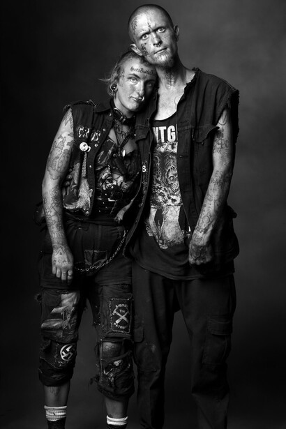 Mark Laita, Max and Sid, drug-addicted couple, Skid Row, Los Angeles, 2022. Courtesy of Fahey/Klein Gallery