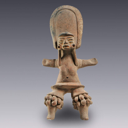 Bailarina con alto tocado y sonajas, 1000-800 a. C. (Museo Amparo)