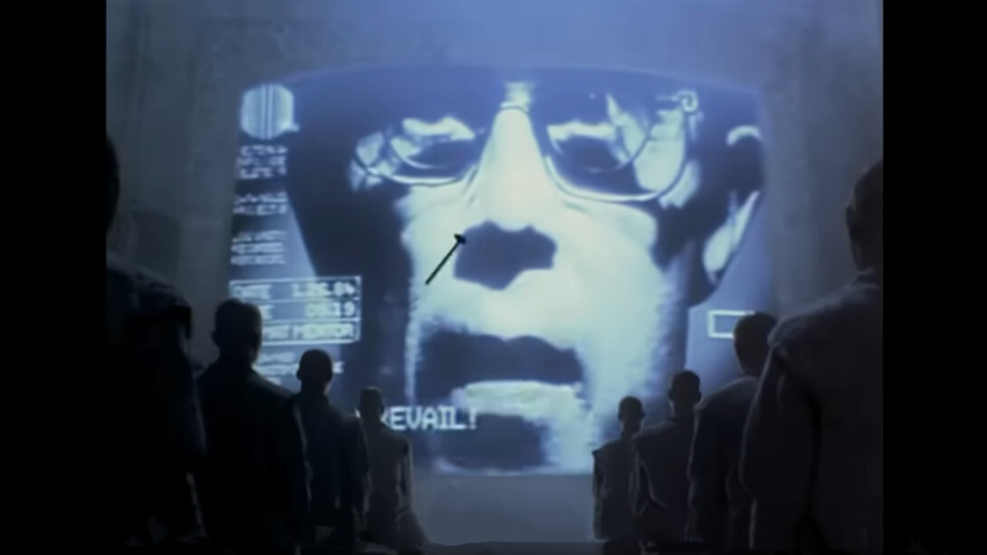 Lo spot si ispira al romanzo distopico *1984* di George Orwell, utilizzando immagini simboliche per rappresentare la lotta contro il conformismo e il controllo autoritario, con il Grande Fratello come antagonista