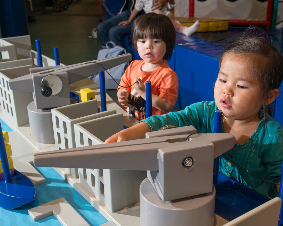 Mudlarks. Courtesy of Museum of London Docklands