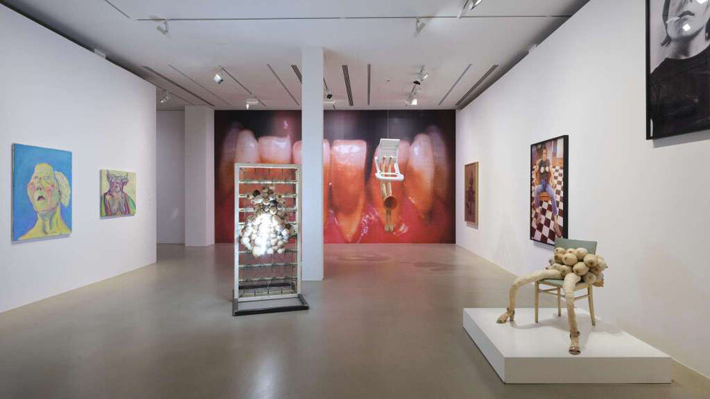 Various artists, Suspects.Van Gogh, tricksters & co, exhibition view. Courtesy of Fondation Vincent van Gogh Arles