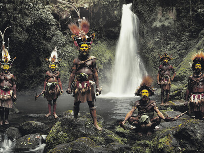 Jimmy Nelson, Tumbu, Hangu, Peter, Hapiya, Kati, Hengene & Steven, Huli Wigmen, Ambua Falls, Tari Valley, Papua New Guinea, 2010