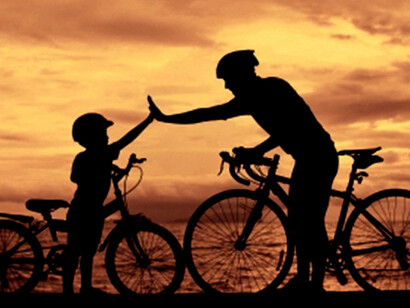 Desencuentro. Paseo familiar en bicicleta