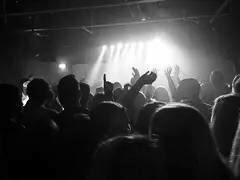 Num primeiro momento, o anúncio não chamou tanta atenção, a *boyband* já tinha se apresentado em Las Vegas nos anos de 2017 a 2019, com shows de qualidade e surpresas para os fãs, mas sem causar enorme alvoroço