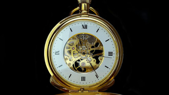 In menschlichen Gesellschaften ist Zeit nicht nur ein physikalisches oder biologisches Phänomen, sondern auch ein soziales Konstrukt, das von Sprache, Kultur und Technologie geprägt wird