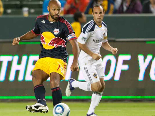 Henry with the jersey of the NY Red Bulls
