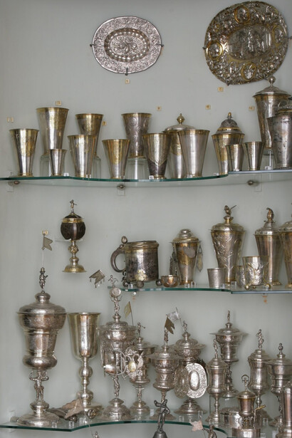 Silver cabinet, exhibition view. Courtesy of Museum of the History of Riga and Navigation