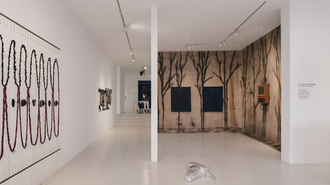 Varios artistas, El lado caliente, vista de exhibición. Cortesía de Travesía Cuatro