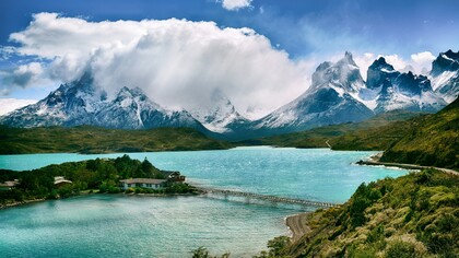 La vera crisi di un Paese non riguarda solo economia o politica, ma anche la perdita della capacità di riconoscere ciò che dovrebbe mettere in discussione la società. Torres del Paine National Park, Cile