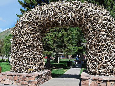 ¿Ha muerto el cine interactivo? Puede que no del todo... Arco de asta de ciervo, en la plaza de la ciudad de Jackson, Wyoming, EE.UU.