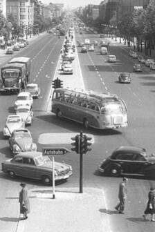 Municipal transport and services. Courtesy of German Museum of Technology