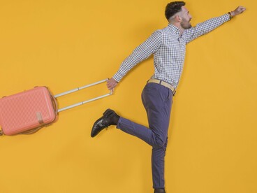 Já virei piada! Meus filhos começam a dizer “... o voo é às 17:00, então com as duas horas de antecedência mais as X horas de traslado da casa até o aeroporto, mais... então precisamos sair de casa às 5:00!”. Confesso que muitas vezes tomamos um chá de espera no salão de embarque, mas prefiro este ao estresse de imaginar que algo pode dar errado ou o pior pode acontecer, que é perder o voo e precisar remarcá-lo
