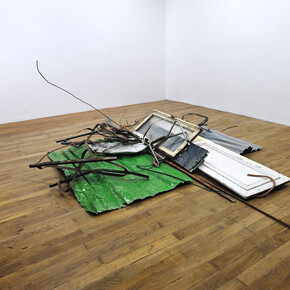 Abraham Cruzvillegas, Exhibition view. Courtesy of Carrè d'Art