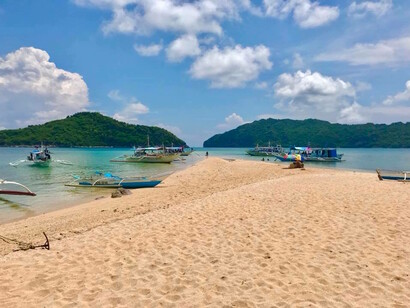 Bantigue Sandbar Island © Alma Reyes