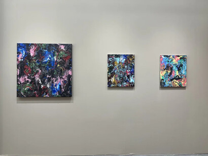 Various artists, Crossing cultures: where form meets form, exhibition view. Courtesy of Kates-Ferri Projects