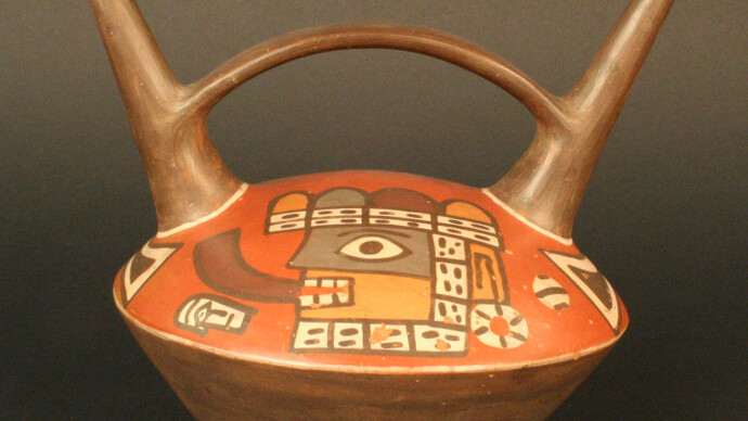 Botella Asa Puente

Materiales: Cerámica

700 - 1100 dC

Medidas: 155 mm de alto