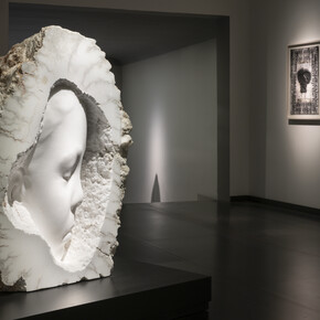 Jaume Plensa, Murmuri, vista de exhibición. Cortesía de Galería Senda