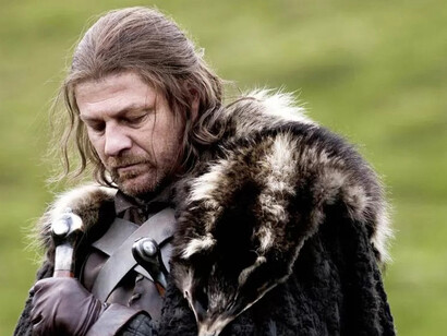 San Bean como Ned Stark en un fotograma de la serie «Juego de tronos»