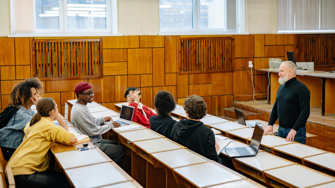 Actualmente no existe ningún intento por mantener la cohesión de la comunidad académica venezolana en el exilio