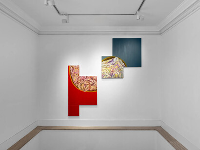 Kalliopi Lemos, A tide of roses, exhibition view. Courtesy of Gazelli Art House