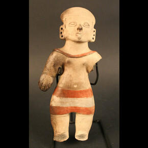 Ocarina antropomorfa femenina: mujer y niño

Materiales: Cerámica

Desarrollos Regionales 500 a.C.- 500 d.C.

Medidas: 230 mm de alto