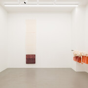 Liesl Raff, Wallpapers, gathers and mirages, ausstellungsansicht. Mit freundlicher genehmigung der Galerie Eva Presenhuber
