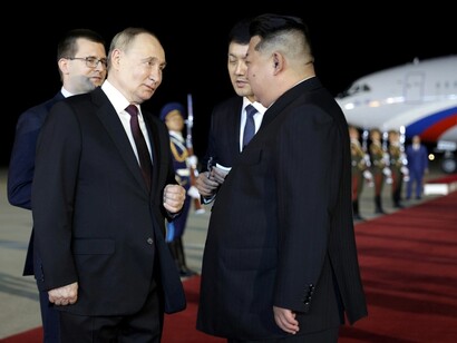 Putin ha anche ringraziato Kim per il sostegno "costante e incrollabile" della Corea del Nord e ha chiesto una revisione delle sanzioni imposte dalle Nazioni Unite, che vietano il commercio di armi con Pyongyang