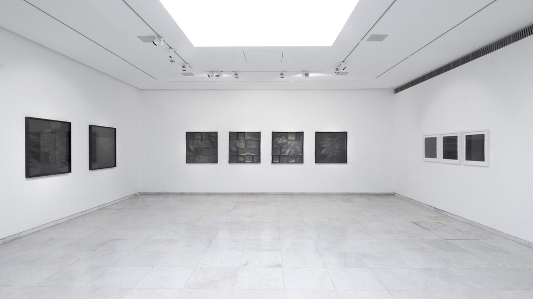 Nikos Topalidis, Edge along below, exhibition view. Courtesy of Zoumboulakis Galleries