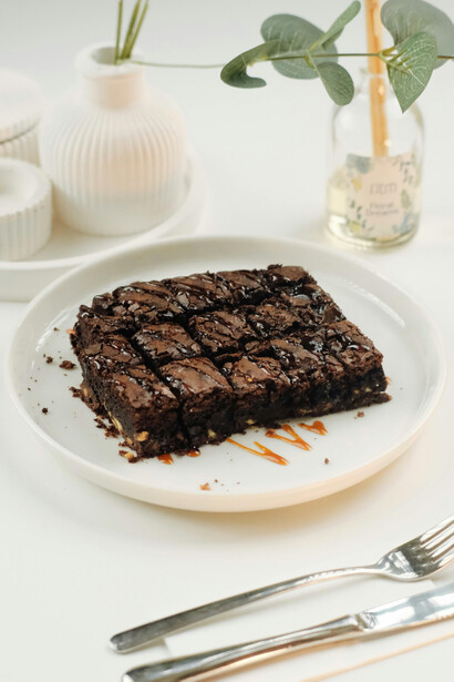 Una porción de torta de chocolate con un ingrediente secreto