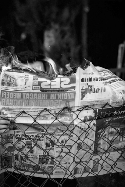 Gobiernos como los de Estados Unidos, Argentina, El Salvador y Nicaragua han adoptado discursos y políticas que estigmatizan y persiguen a la prensa 